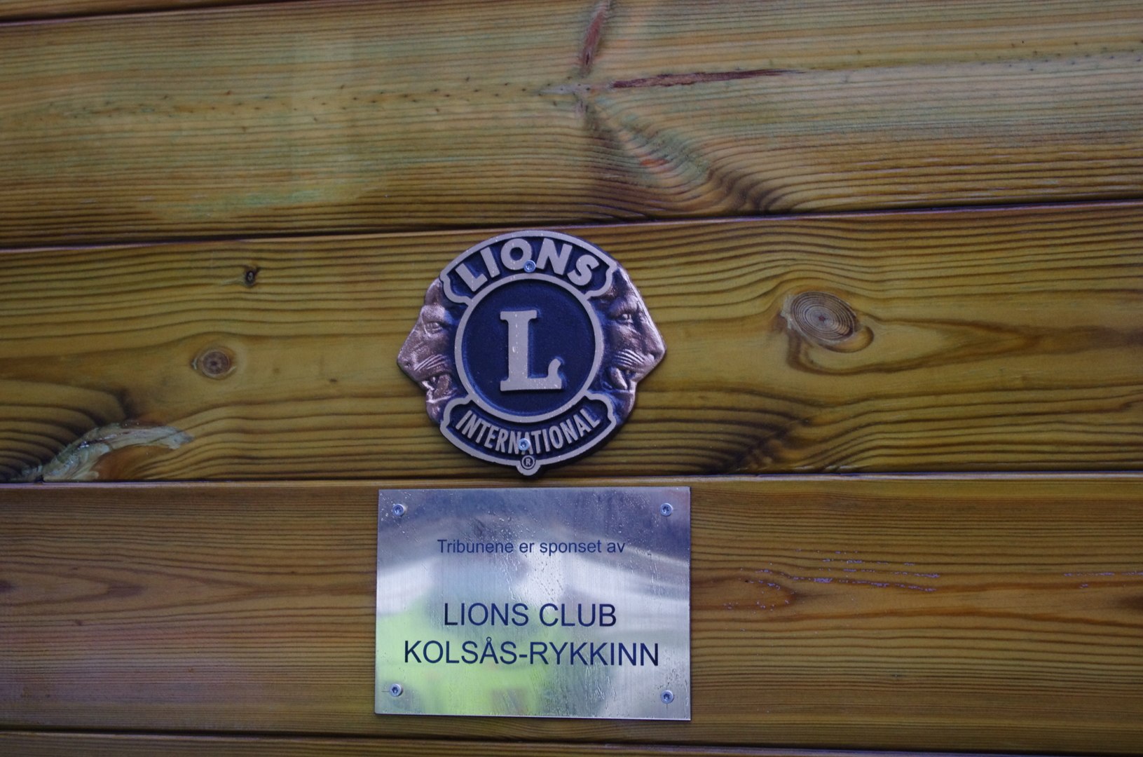 Vi sponser nye tribuner på Gommerudbanen